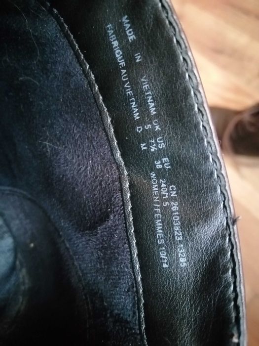 Damskie botki skórzane clarks, na koturnie wiązane, brazowe