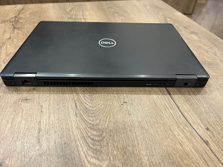 Dell 5590 i7 8650u 1920x1080 ips