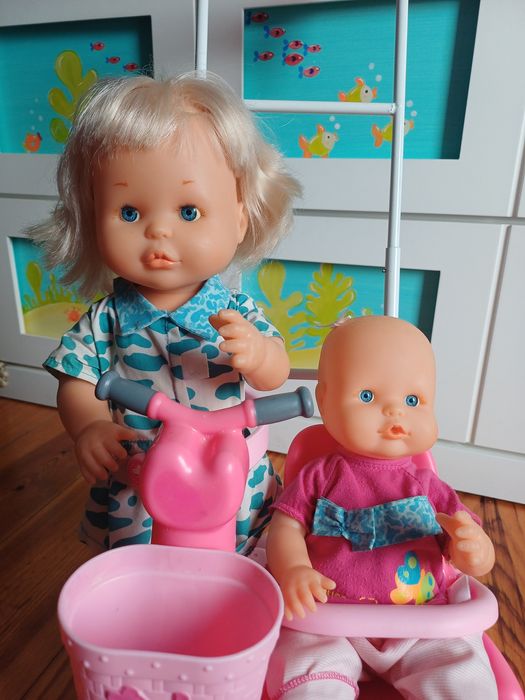 Carrinho Nenuco com duas bonecas