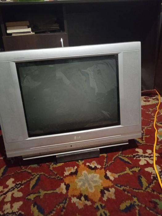 Продам телевизор LG 52 см по диагонали