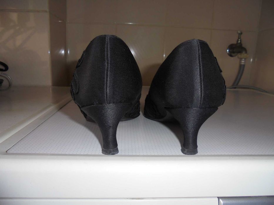 sapatos de mulher cor pretos