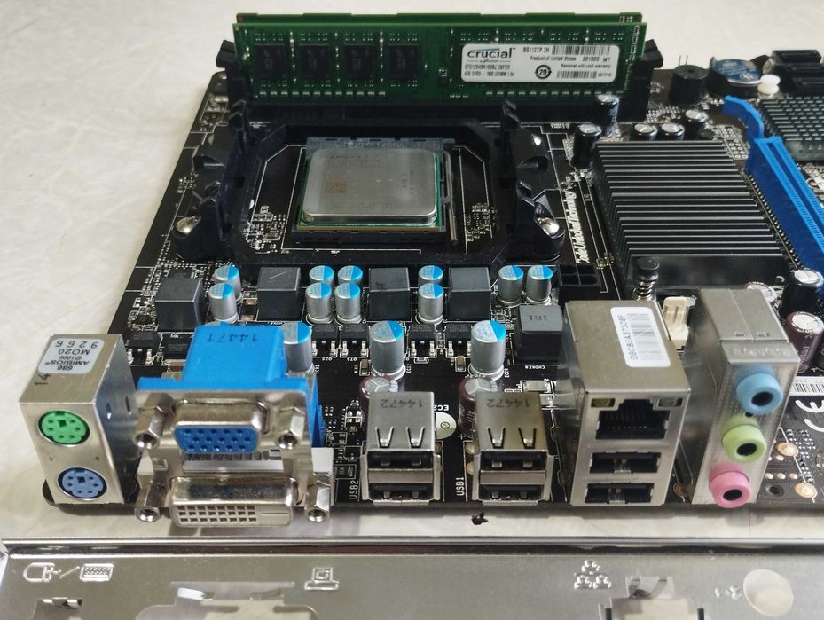 Материнская плата MSI 760GM-P23FX + AMD FX-8320 3,7 GHz + 2х4Gb DDR3 (Socket AM3+) Гарантия 1 год