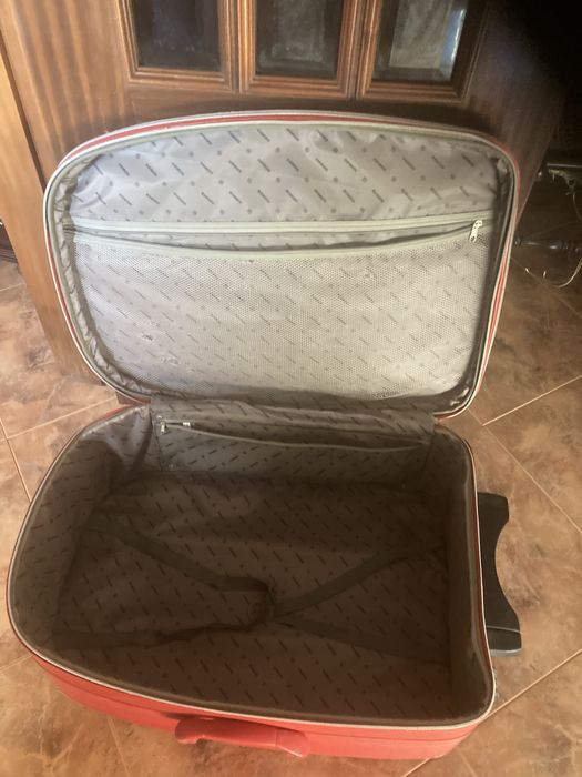 Mala de viagem de porão em bom estado