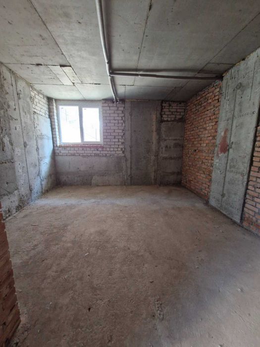 Комерційне приміщення 27,5 м2 в с. Щасливе ЖК 7*Я