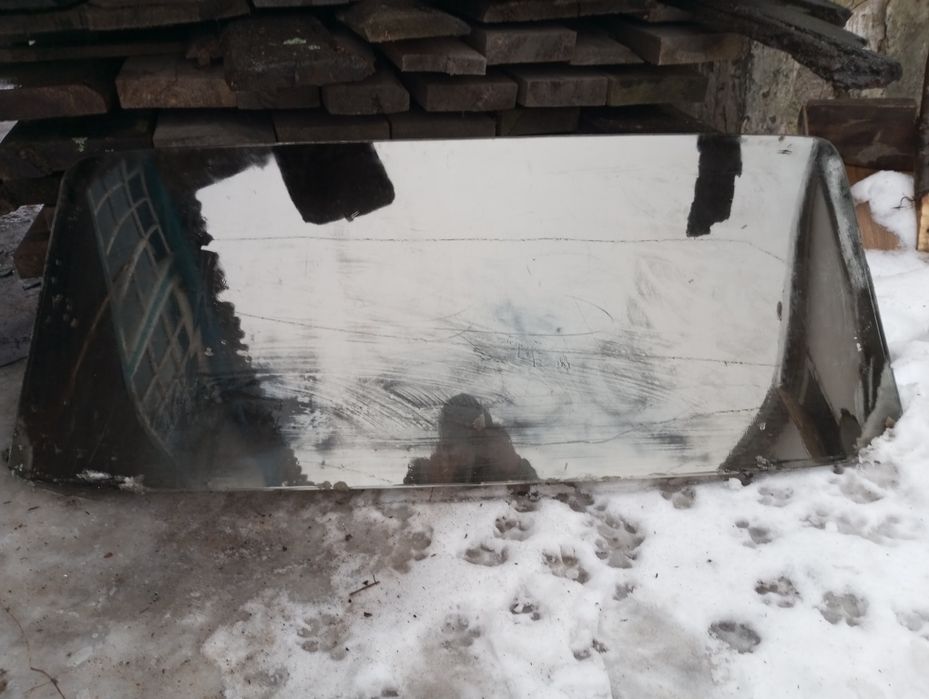 Продам задне скло