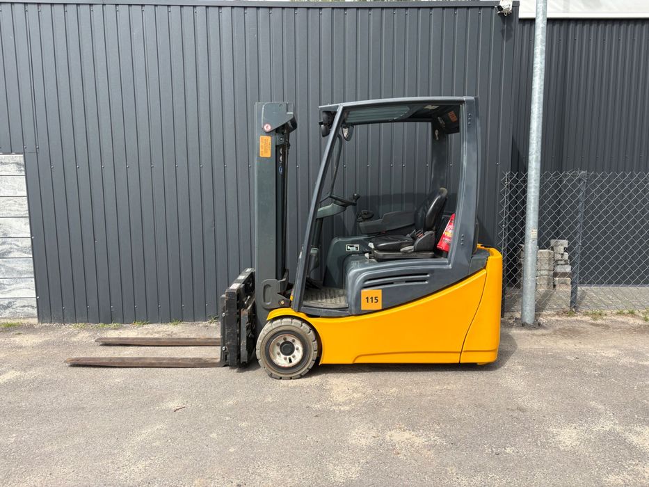 Jungheinrich EFG 220 wózek widłowy elektryczny czołowy 1.85t, 1850 kg 2010r. 48V 750Ah kabina bateria 2023