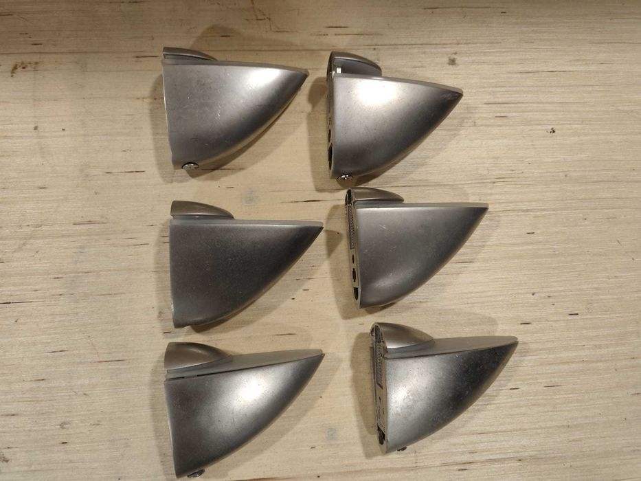 Suportes em inox para prateleiras