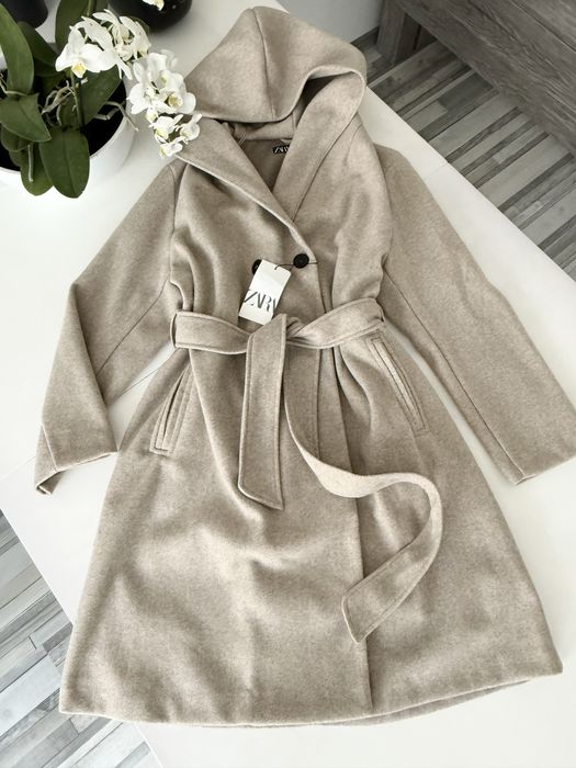 Wiosenny beżowy płaszcz Zara rozmiar XXL