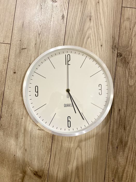 Zegar ścienny srebrny Jysk 30 cm