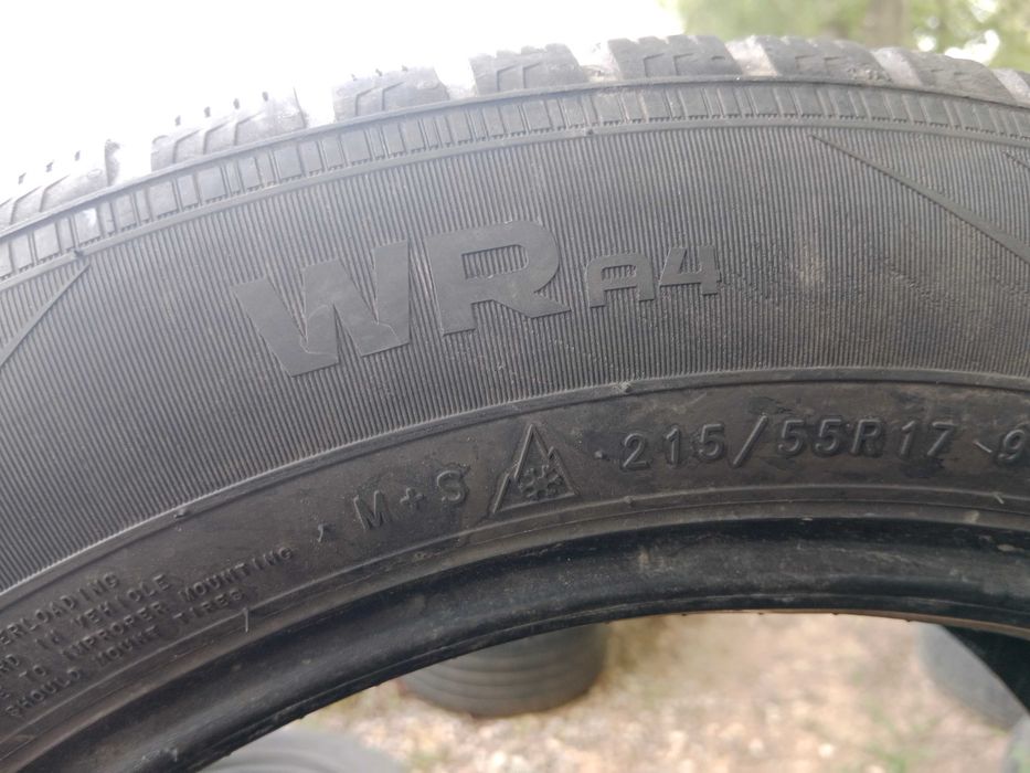 Opona używana 215/55R17 Nokian WR A4 1szt.