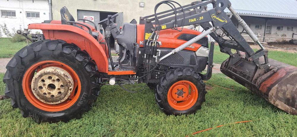ciągnik  kubota l 5040 z ładowaczem   tur   nie ursus fendt