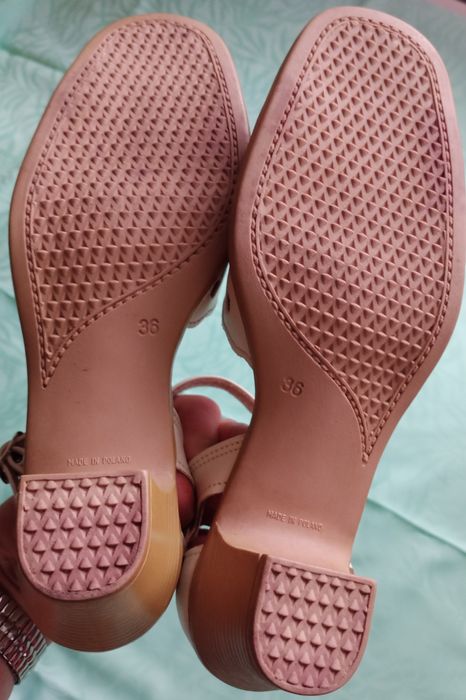 Nowe beżowe buty damskie ze skóry ,R-36, długość wkładki ok.24 cm