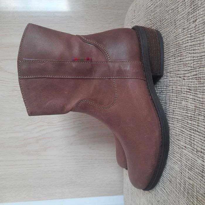 Новые кожаные полусапожки koel Kolkem.(Португалия), стелька 25 см.