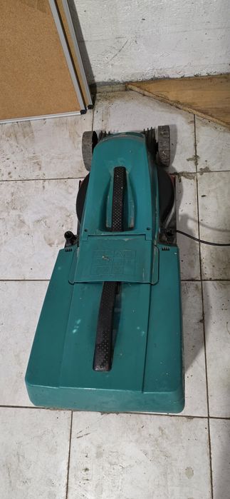 Б.у Газонокосилка электрическая  Bosch Rotak 3200