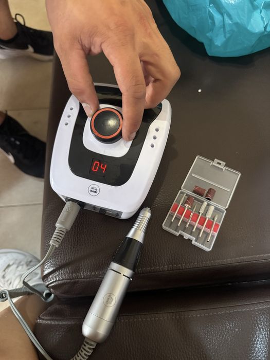 Vendo maquina de fazer unhas