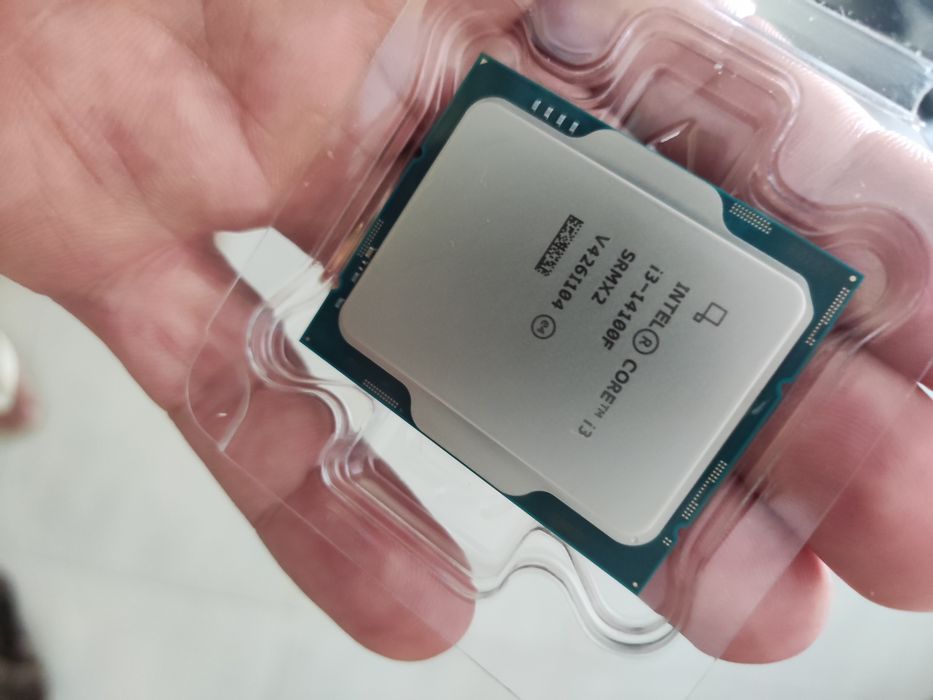CPU  Intel i3 14100f
