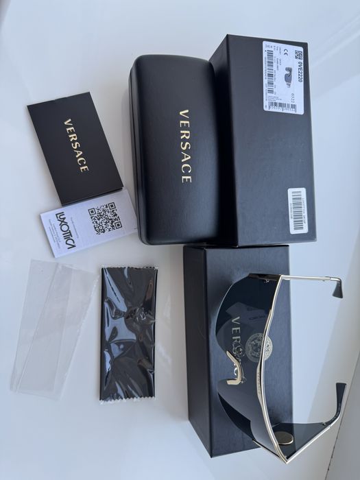 Versace  солнезащитные очки