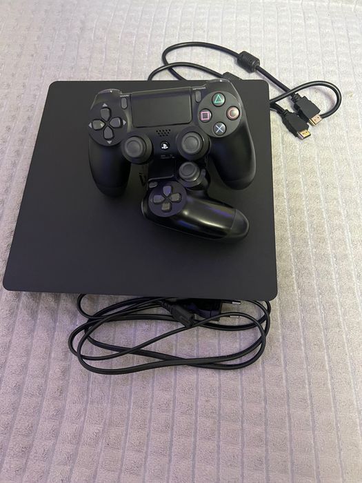 PS4 Slim 1 тб  2 джойстики нульова