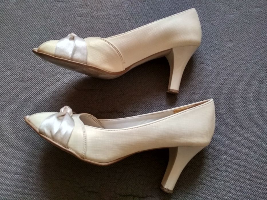 Eleganckie damskie buty ślubne