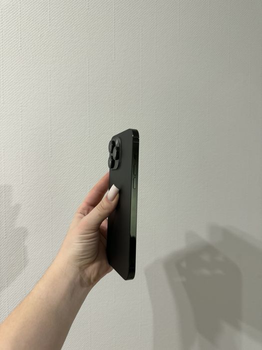 IPhone 14 Pro Max  128GB у чорному кольорі