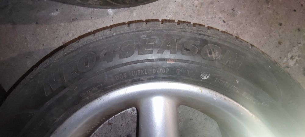 Opony wielosezonowe 195/65 R15 91H + felgi aluminiowe 15”