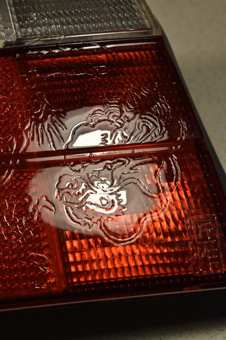 BMW E36 | Customowa Lampa Tylna | Ręczny grawer