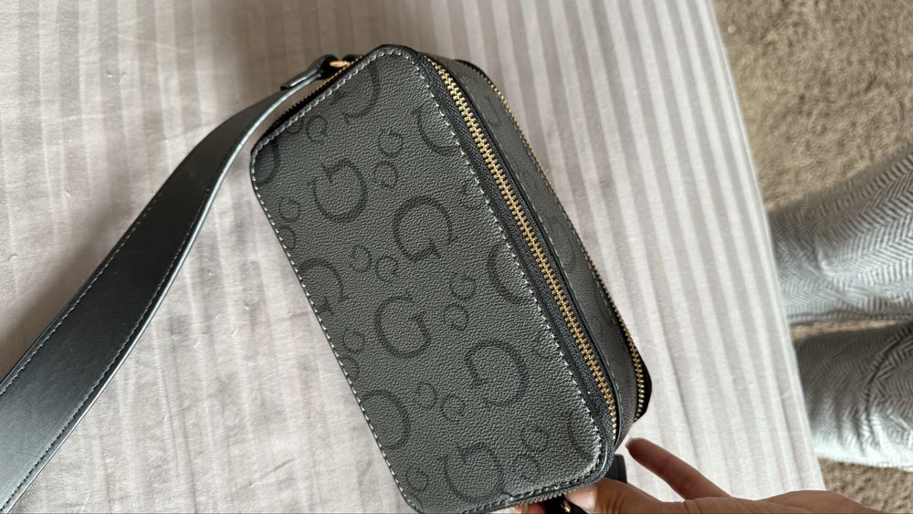 сумка оригінальна Guess