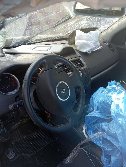 Рено меган2 ,  1.5  cdi 2008рік. Після дтп.