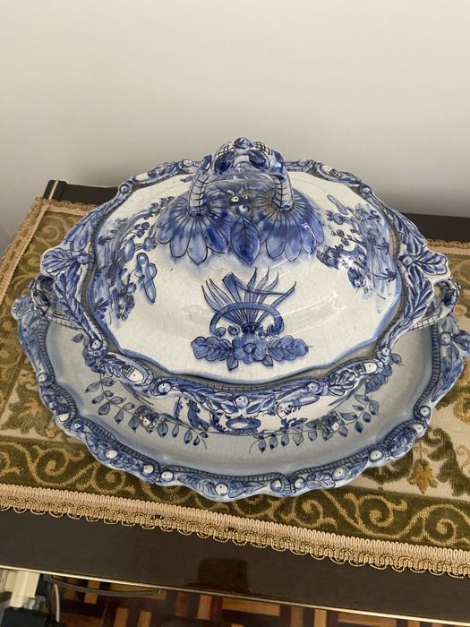 Terrina Antiga com Travessa em Faiança Azul e Branca - Craquelê