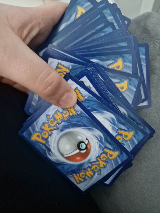 134 karty pokémon