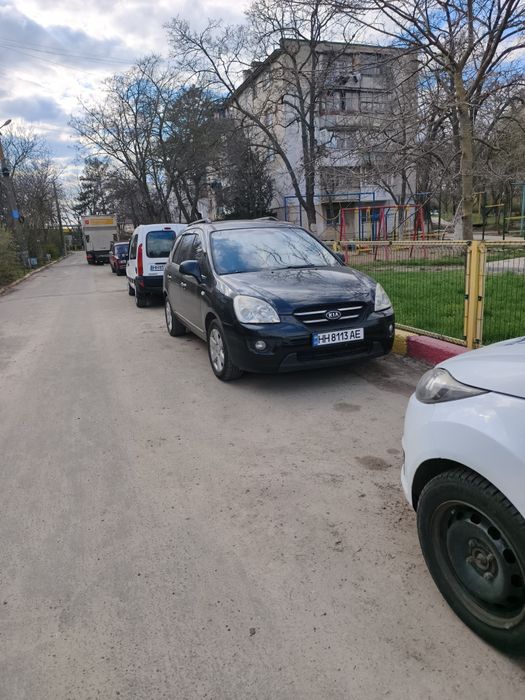 Продам Kia Karens
