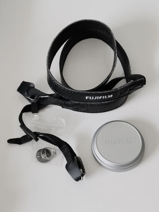 Fujifilm X100VI (16.200 disparos) + kit filtros magnéticos Urth 49mm + Black Mist 1/4 + bateria extra + estojo pele