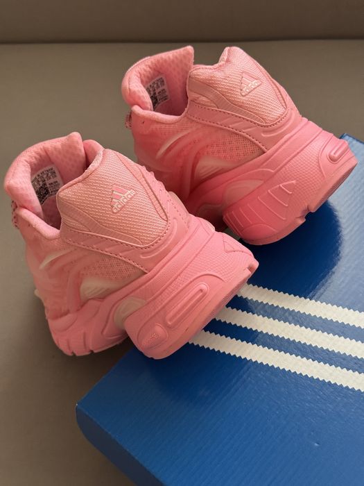 ТОП Жіночі кросівки Pharrell's Adidas Jellyfish Pink Moon рожеві