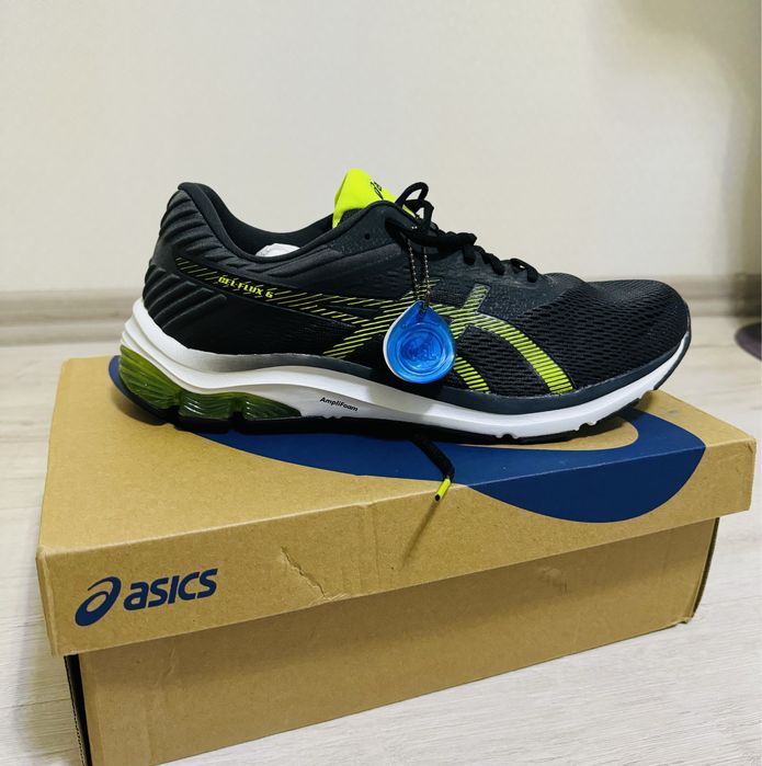 Чоловічі кросівки asics