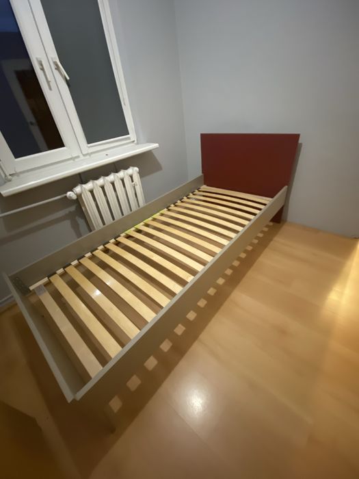 Łóżko z materacem 90x200