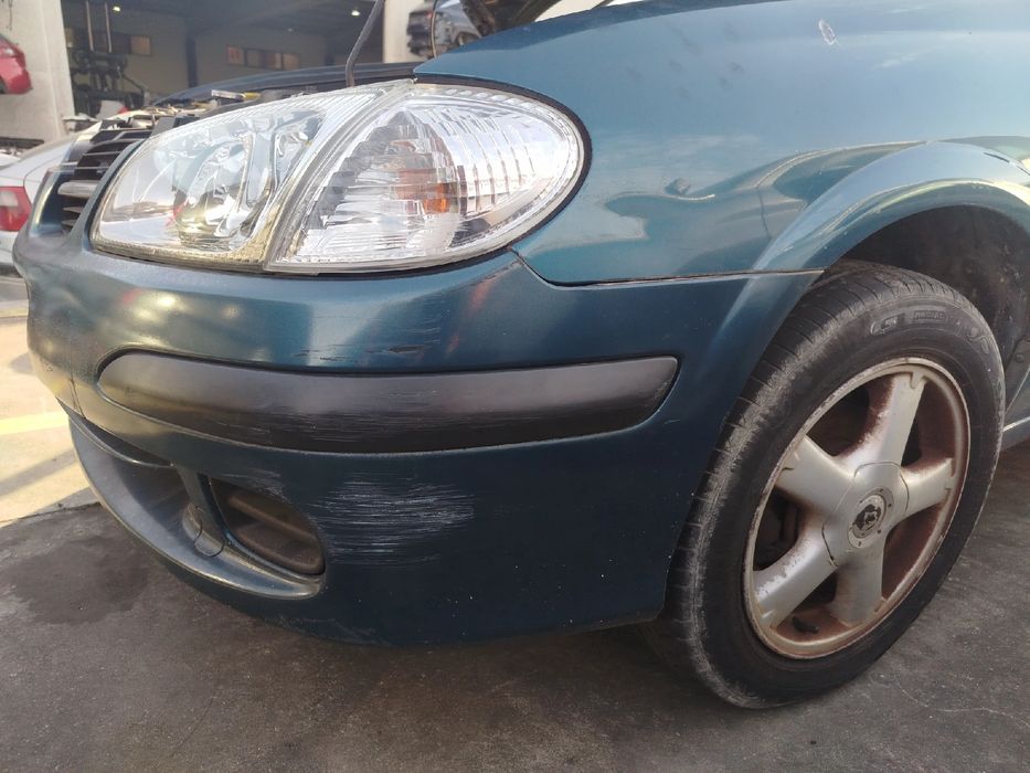 Pára-choques frente NISSAN Almera II Hatchback (N16)