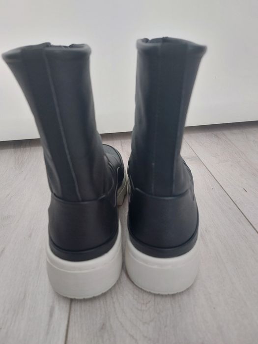 Nowe Oryginalne WMNS Nike Air Jordan 1 Jester. 35,5