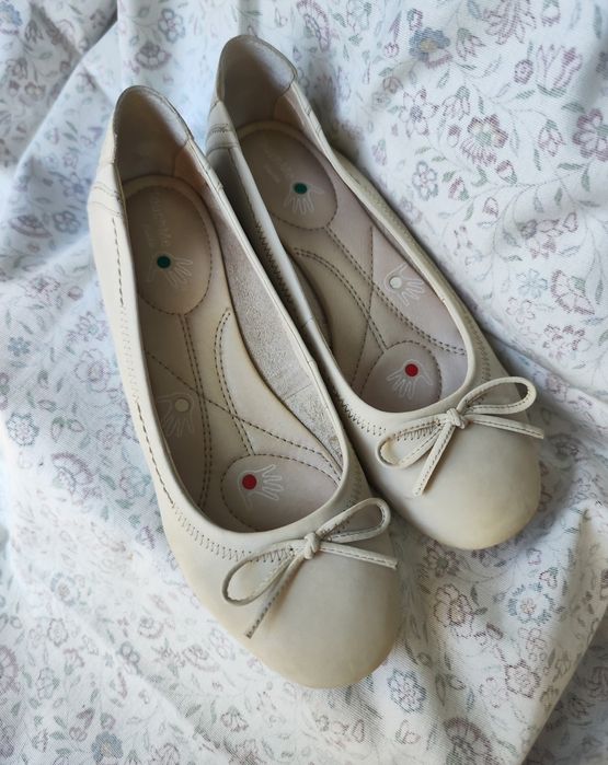 Bata Touch Me kremowe beżowe baleriny balerinki 39