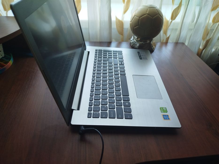 ноутбук Lenovo Ideapad 330