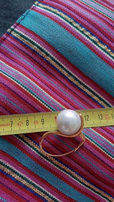 Brincos com pérolas grandes