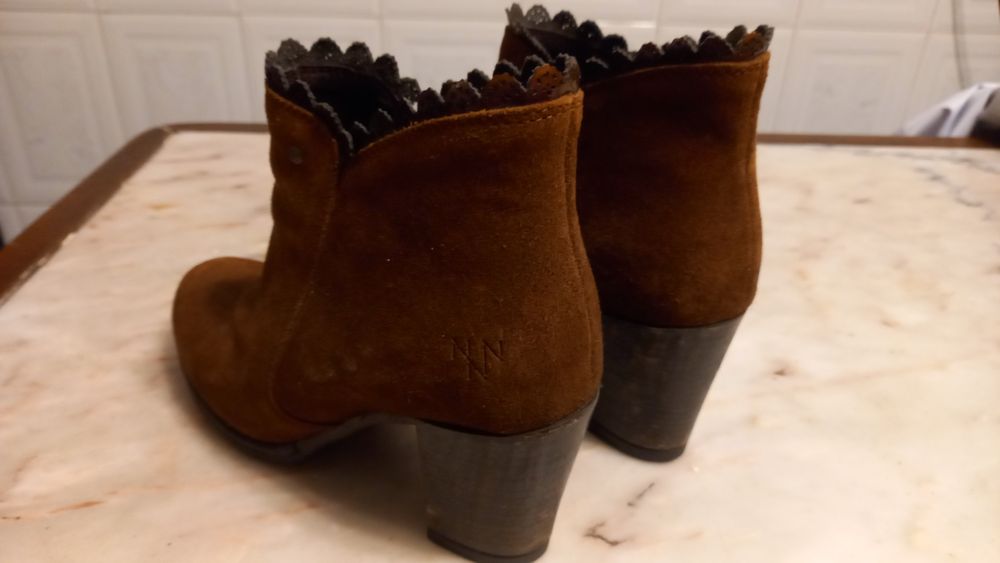 Vendo botas de senhora muito baratas