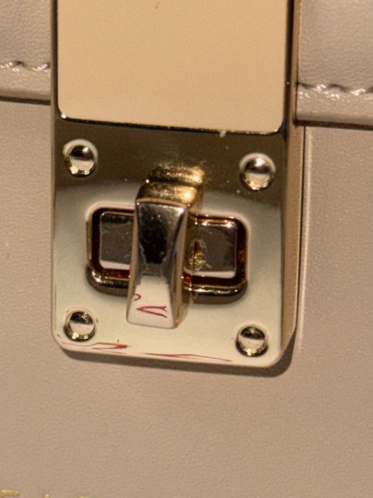 Сумка Fidelitti бежевий колір шкіряна