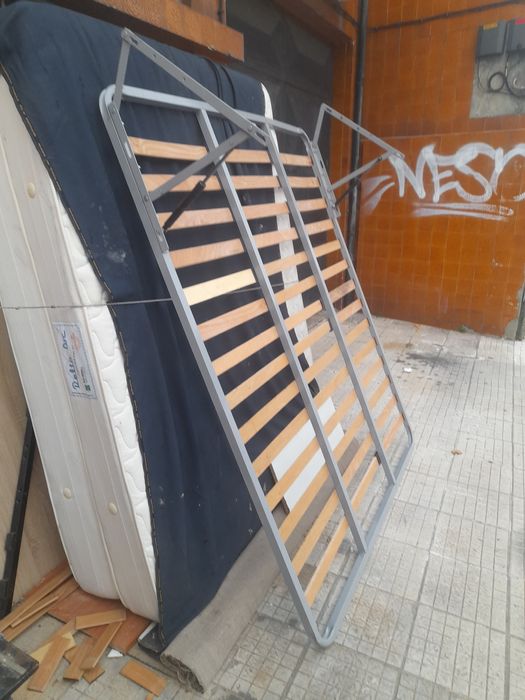 Estrados de ferro e ripas solteiro e casal