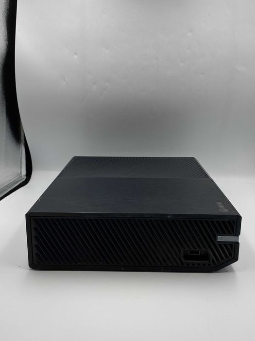 Konsola Xbox one 500gb + pad + kable