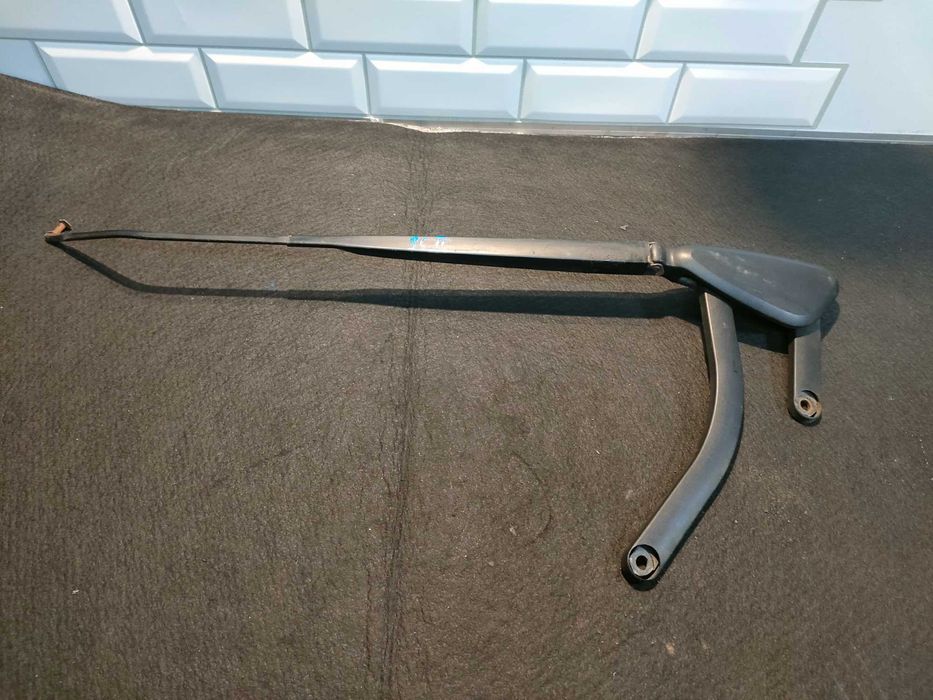 Scenic II ramię wycieraczki przód