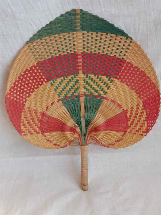 Colorido Leque Artesanal