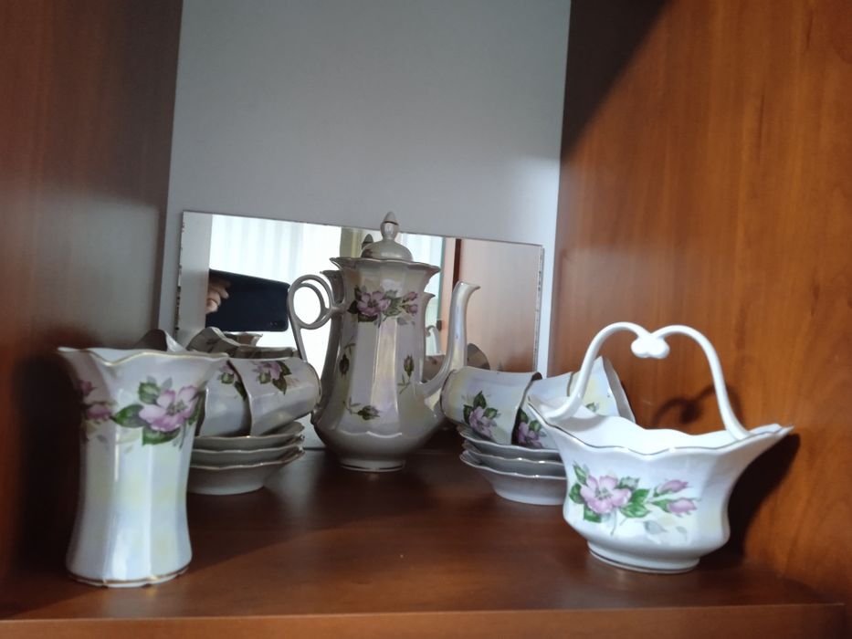 Кофейний та чайний сервіз "Коростеньський фарфор" та чайний сервіз на