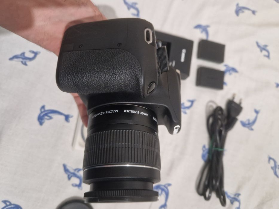 Máquina Fotográfica Canon EOS 1200d + objetiva canon EF-S 18-55mm II