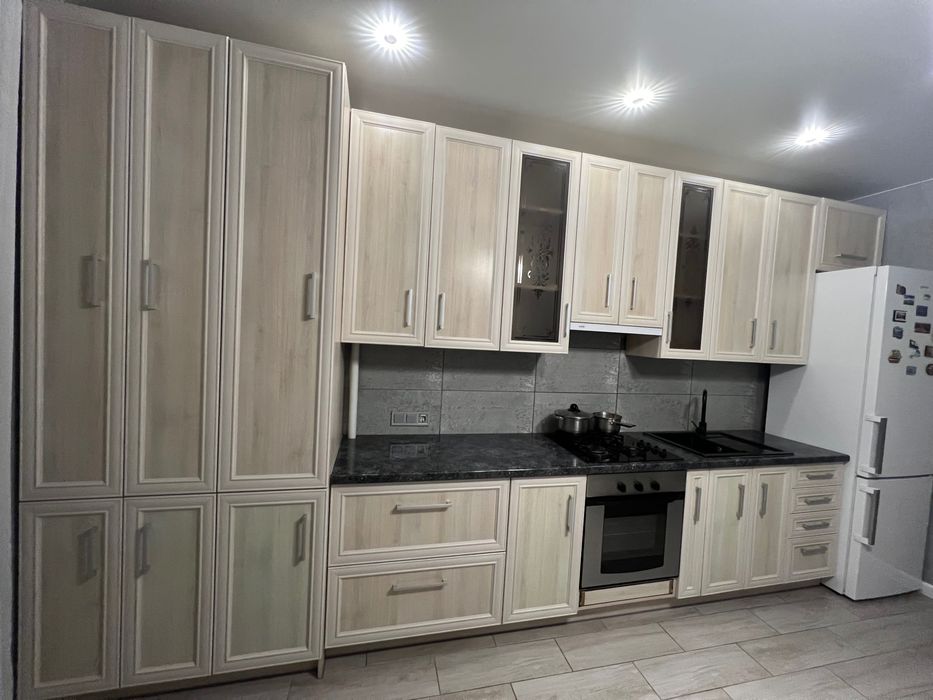 Продам диван та кухню нові