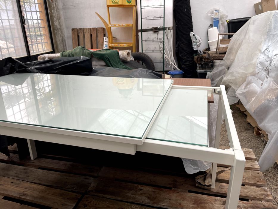Conjunto Mesa de Jantar Extensivel IKEA VIHALS + 4 Cadeiras